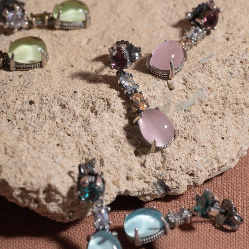 Boucles d'oreilles Elissa de Sunfield : boucles d'oreilles en argent.